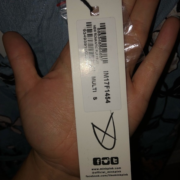 Mink Pink romantic play suit - Picture 5 of 7